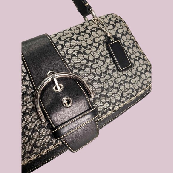 Vintage COACH Soho (Kelly) Shoulder bag in Signature Canvas with wristlet - Picture 12 of 12